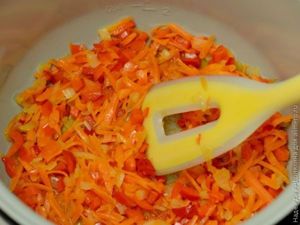 Гарнир из риса с овощами в мультиварке