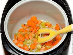 Куриные голени с картофелем в мультиварке