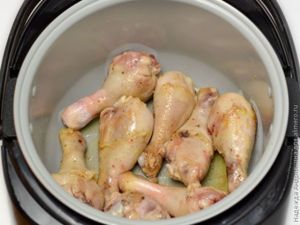 Куриные голени с картофелем в мультиварке