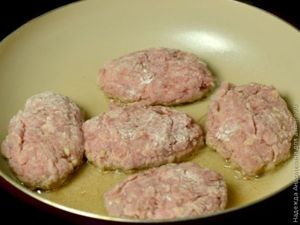 Котлеты с зеленым маслом