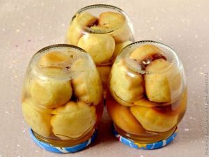 Мини ромовые бабы в банках