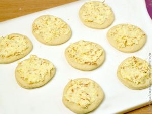 Сырные булочки с кунжутом