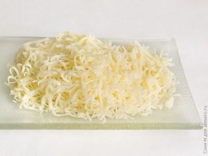 Салат с креветками и ананасами