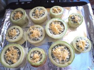 Кабачок фаршированный с творогом и зеленью