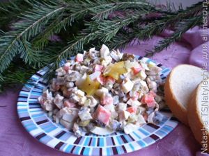 Салат с кальмарами