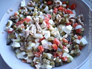 Салат с кальмарами