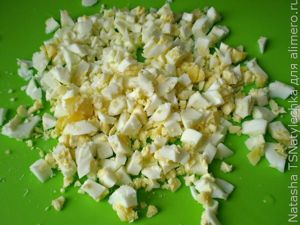 Заливной пирог с яйцом и зеленым луком
