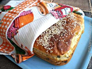 Заливной пирог с яйцом и зеленым луком
