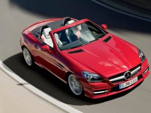 Mercedes SLK. Компактный двухместный кабриолет, который стал первым серийным автомобилем, получившим жесткую складную крышу. Модель 2011 года окончательно убедила нас в том, что это самодостаточный Mercedes-Benz, а не компромисс для тех, у кого не хватило средств на роскошный SL. А как он нравится девушкам! Mercedes SLK. Компактный двухместный кабриолет, который стал первым серийным автомобилем, получившим жесткую складную крышу. Модель 2011 года окончательно убедила нас в том, что это самодостаточный Mercedes-Benz, а не компромисс для тех, у кого не хватило средств на роскошный SL. А как он нравится девушкам!