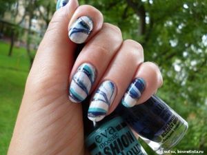 Маникюр на воде