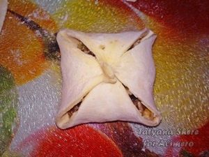 слойки с грибами и сыром
