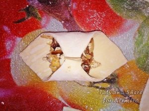 слойки с грибами и сыром
