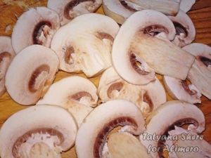 Грибы в сметане