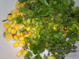 Салат с кукурузой и сыром