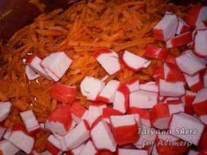 Салат с крабовыми палочками и сыром