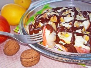 Запеченные яблоки с орехами