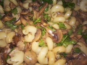 Макароны с грибами