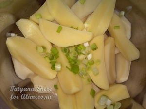 Запеченный картофель дольками