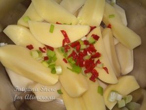 Запеченный картофель дольками