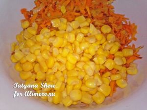 Теплый салат с кукурузой