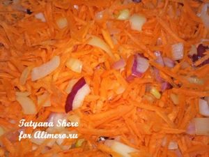 Запеченная скумбрия под помидорами