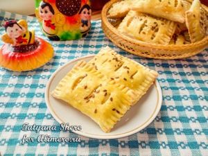 Слойки с сыром и капустой