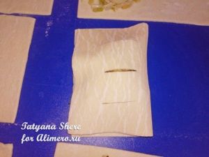 Слойки с сыром и капустой