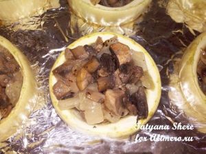 Грибной жульен в кабачке