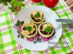 Грибной жульен в кабачке