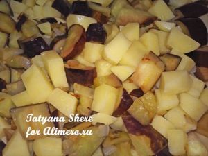 Жареный картофель с баклажанами