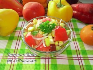 Салат из помидоров с кукурузой