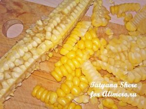 Салат из помидоров с кукурузой