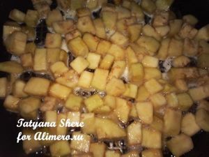 Жареные баклажаны с яйцом