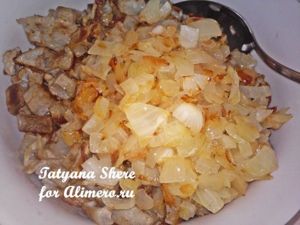 Жареные баклажаны с яйцом