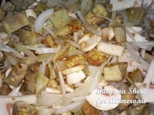 Жареные баклажаны с грибами