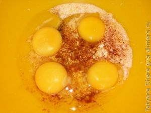 Омлет на сковороде со шпинатом