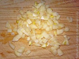 Цветные макароны с чесноком