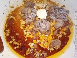 Цветные макароны с чесноком