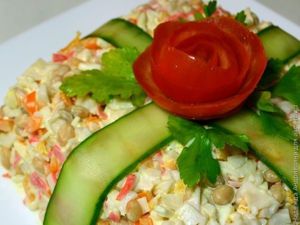 Салат «Подарок». Рецепт: Надежда Андрияхина. Ингредиенты: крабовое мясо, фасоль, яйцо, сладкий перец. Заправка: майонез. Украшение: помидор, огурец, петрушка. Салат «Подарок». Рецепт: Надежда Андрияхина. Ингредиенты: крабовое мясо, фасоль, яйцо, сладкий перец. Заправка: майонез. Украшение: помидор, огурец, петрушка.