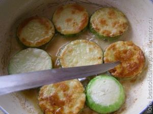 кабачки острые, жарятся кабачки острые, жарятся
