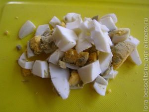 салат с шпротами, яйца салат с шпротами, яйца