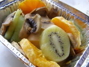 куриная грудка под шубой, в форме куриная грудка под шубой, в форме