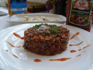 каша из красного риса, с соусом каша из красного риса, с соусом