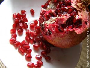 Салат фруктово-овощной, гранат Салат фруктово-овощной, гранат