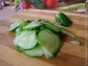 Салат с курицей и грибами