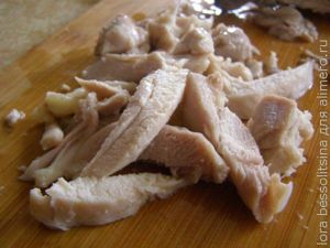 Салат с курицей и грибами