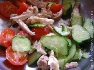 Салат с курицей и грибами