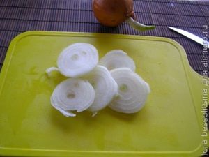 рыбный суп из пиленгаса, лук рыбный суп из пиленгаса, лук