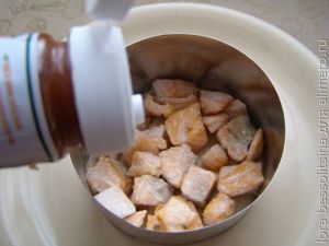 салат с кетой, первый слой салат с кетой, первый слой