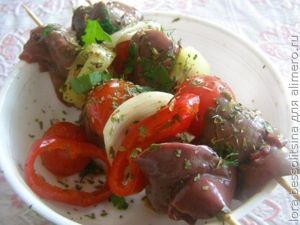 шашлык из куриной печени, на шпажках шашлык из куриной печени, на шпажках